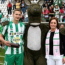 Hráč zápasu Milan Škoda a patronka Dana Hadačová.