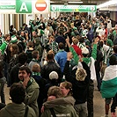 Stanice metra Dejvická v zelenobílém.