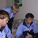 Čonty šachistou, přihlížejí Horák s Marešem (soustředění Zenitu Petrohrad v Blšanech, únor 2004)