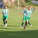 Dalibor Slezák se raduje z druhého gólu.
