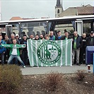 Fanklub Louny si na zájezdy do Ďolíčku pronajímá zelený autobus.